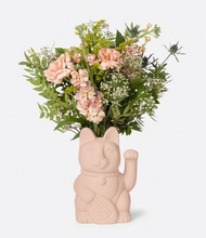Load image into Gallery viewer, Doiy: Neko Lucky Cat Vase
